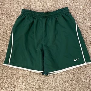 Green shorts size small men’s